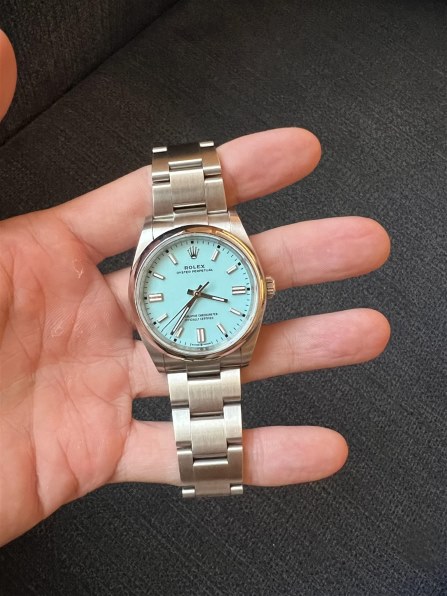 ロレックス オイスター パーペチュアル 126000 [オイスター