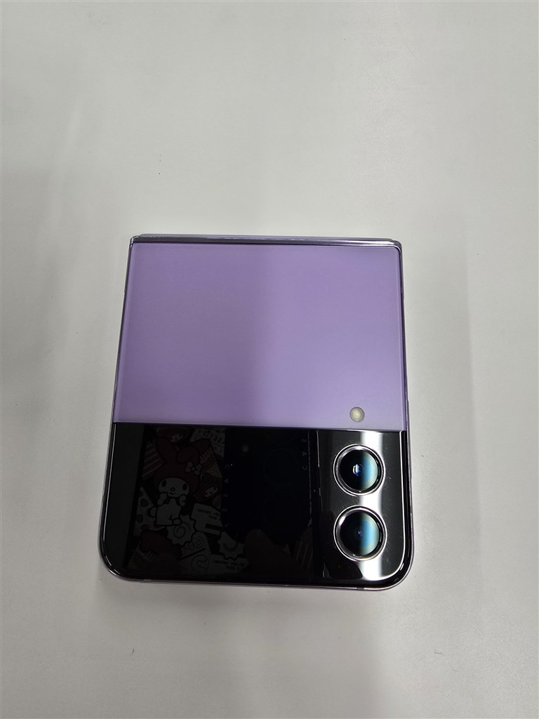 Galaxy Z Flip4の保護フィルムが剥がれた！どう対処する