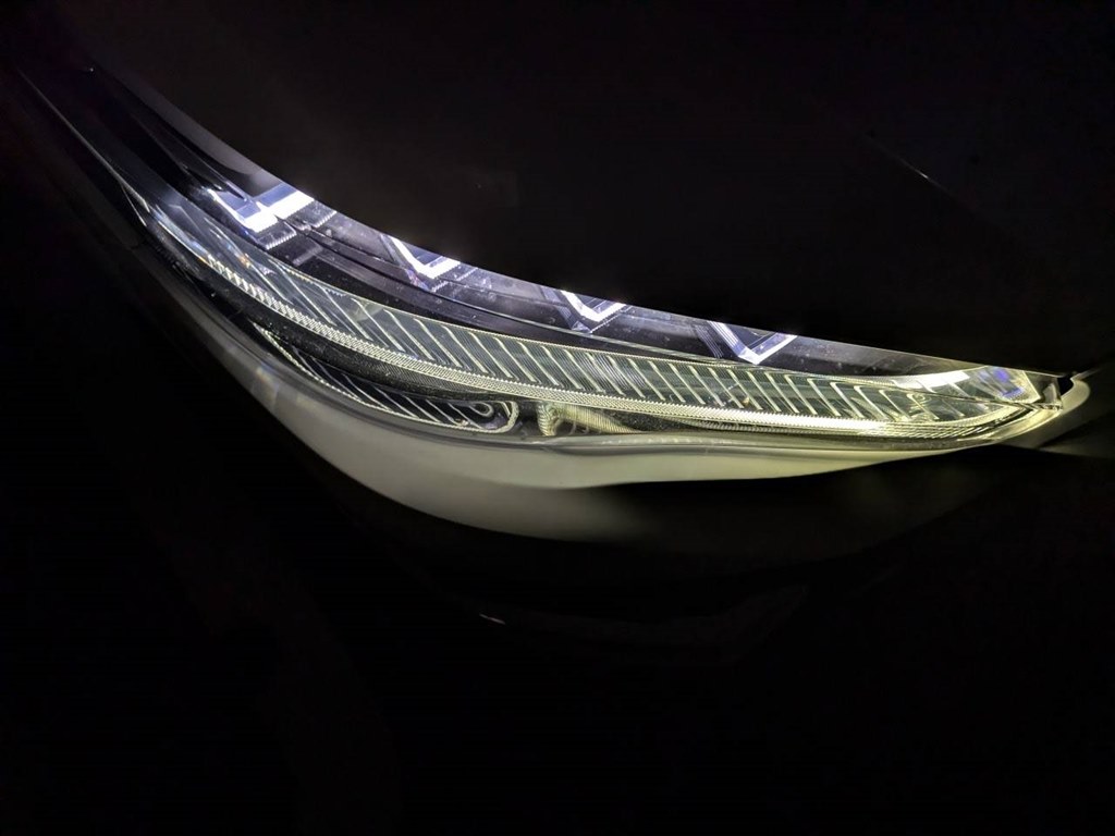 カロ－ラクロスヘッドライト左 トヨタ カローラクロス LEDヘッドライト 