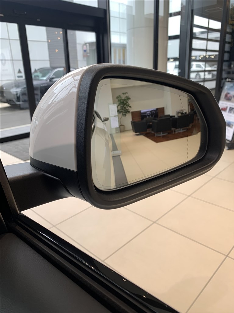 仕様変更（グレードダウン）について』 BMW X1 2023年モデル の