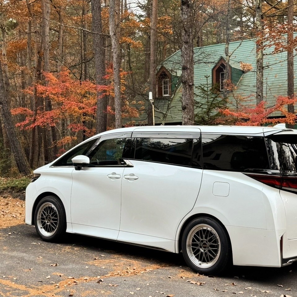 新色どうですか？』 トヨタ ヴェルファイア 2023年モデル の