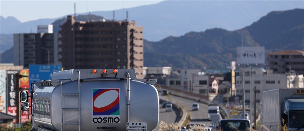 EF70-200mm F2.8L IS III USMで、このボケ味は仕様でしょうか