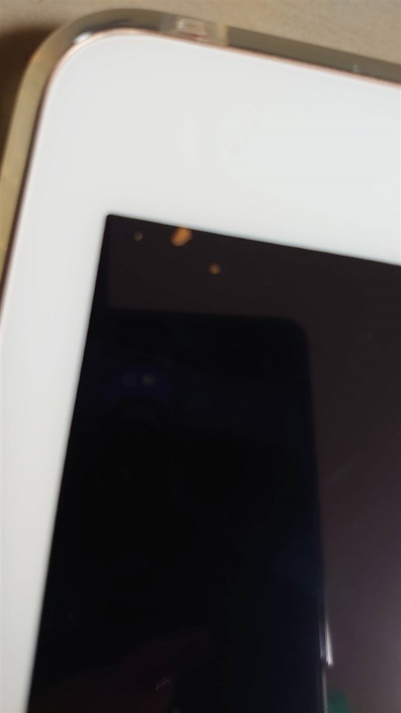 フロントパネルを交換後、画面にシミ』 Apple iPad 10.2インチ 第8世代