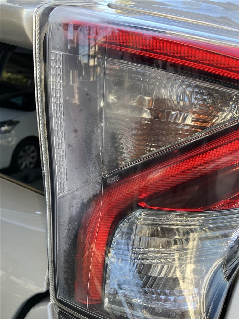 テールランプの白濁について』 トヨタ プリウス 2015年モデル の