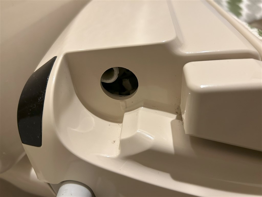 便フタを外したら戻らなくなった！』 INAX New PASSO CW-EA22 の