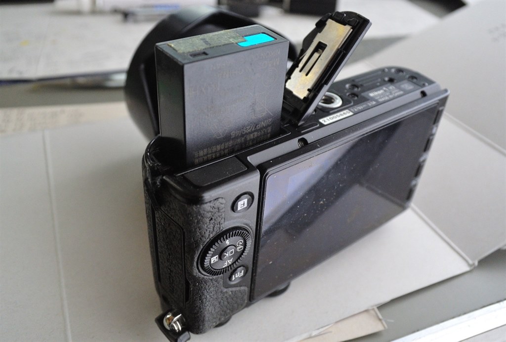 バッテリー(EN-EL25)が膨張しました。』 ニコン Z50II ボディ の バッテリー(EN-EL25)が膨張しました。』 ニコン Z50II ボディ の