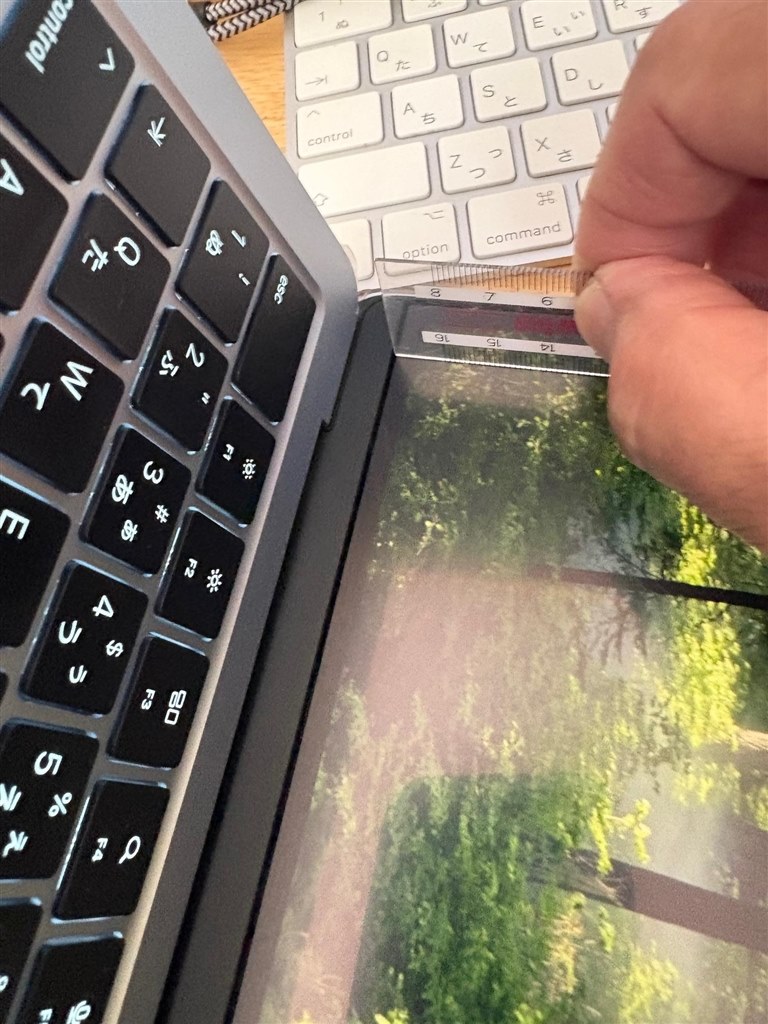 画面開閉の緩さについて』 Apple MacBook Air 13.6インチ Liquid
