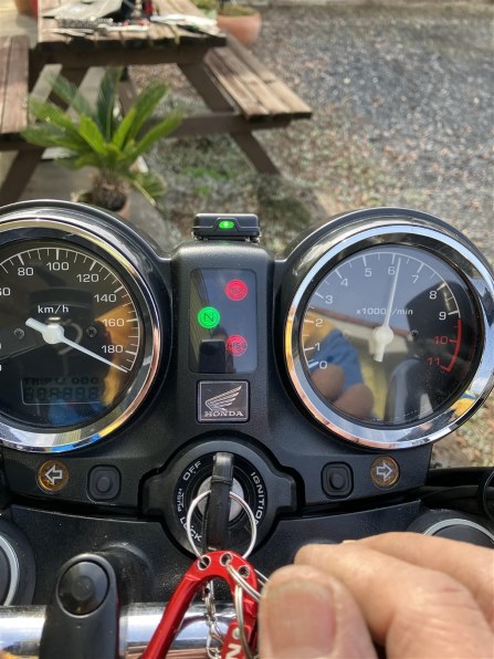 ステアリングダンパーが見つかりません。』 ホンダ CB750 の