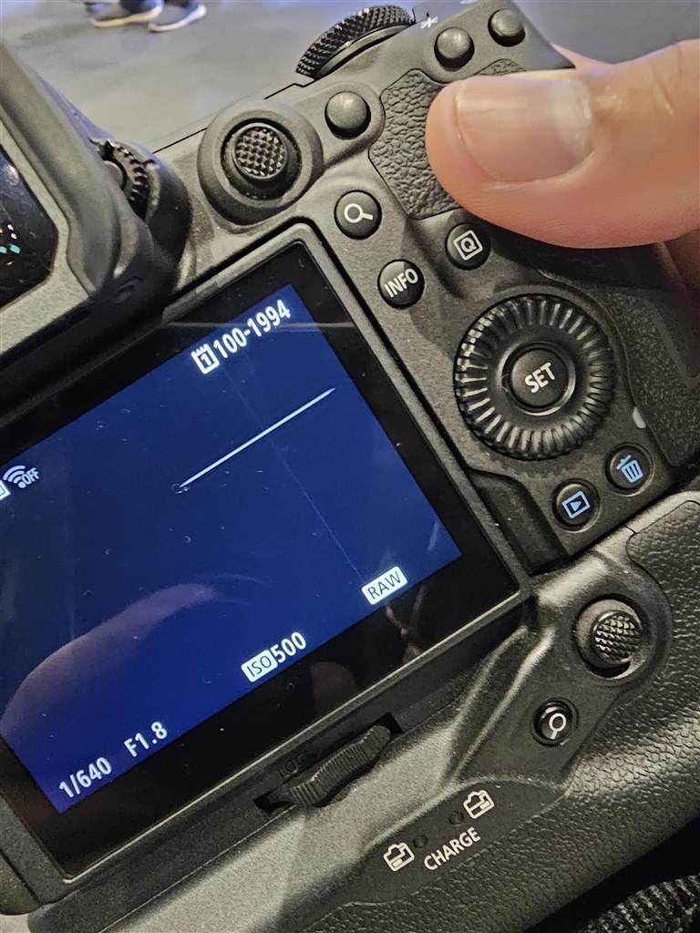 いきなり線が。。。』 CANON EOS R5 Mark II ボディ のクチコミ掲示板