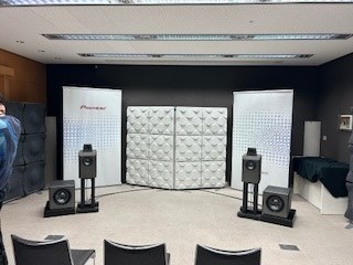 【早いもの勝ち！】EAW FR159z スピーカー オーディオ Audio D級アンプ頑張ってますね。進歩発展が凄くて