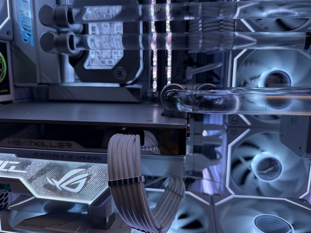 プラスチック感満載』 GAINWARD GeForce RTX 5090 Phantom