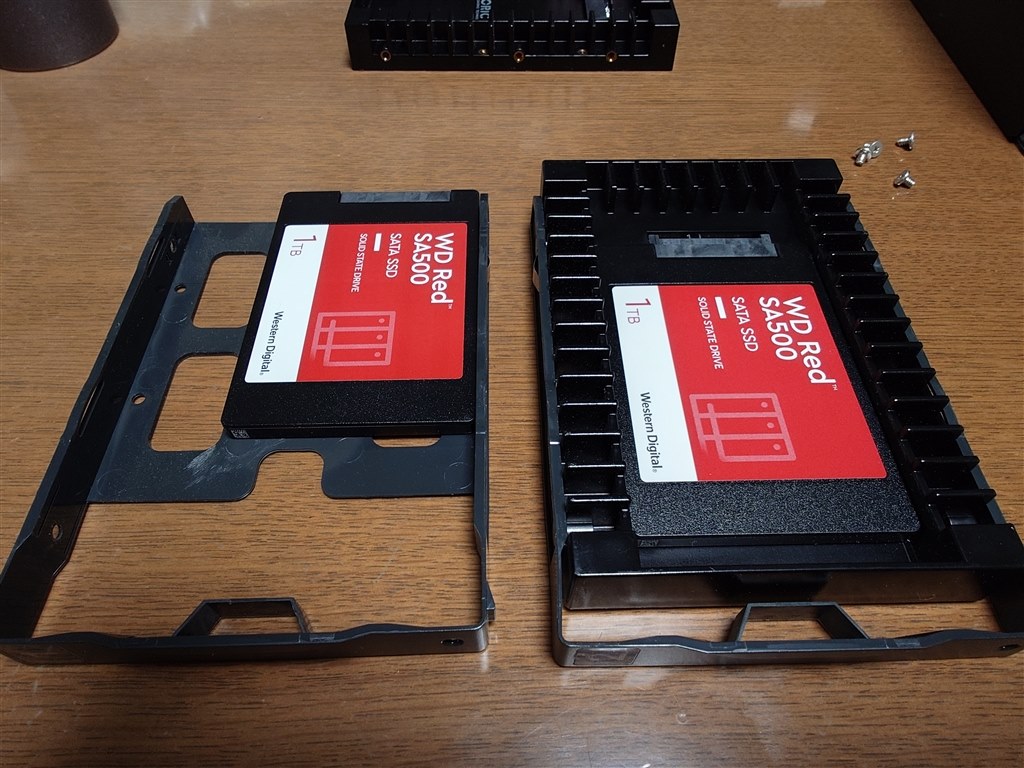HDDトレーにSSDを直付け出来ます』 バッファロー LinkStation