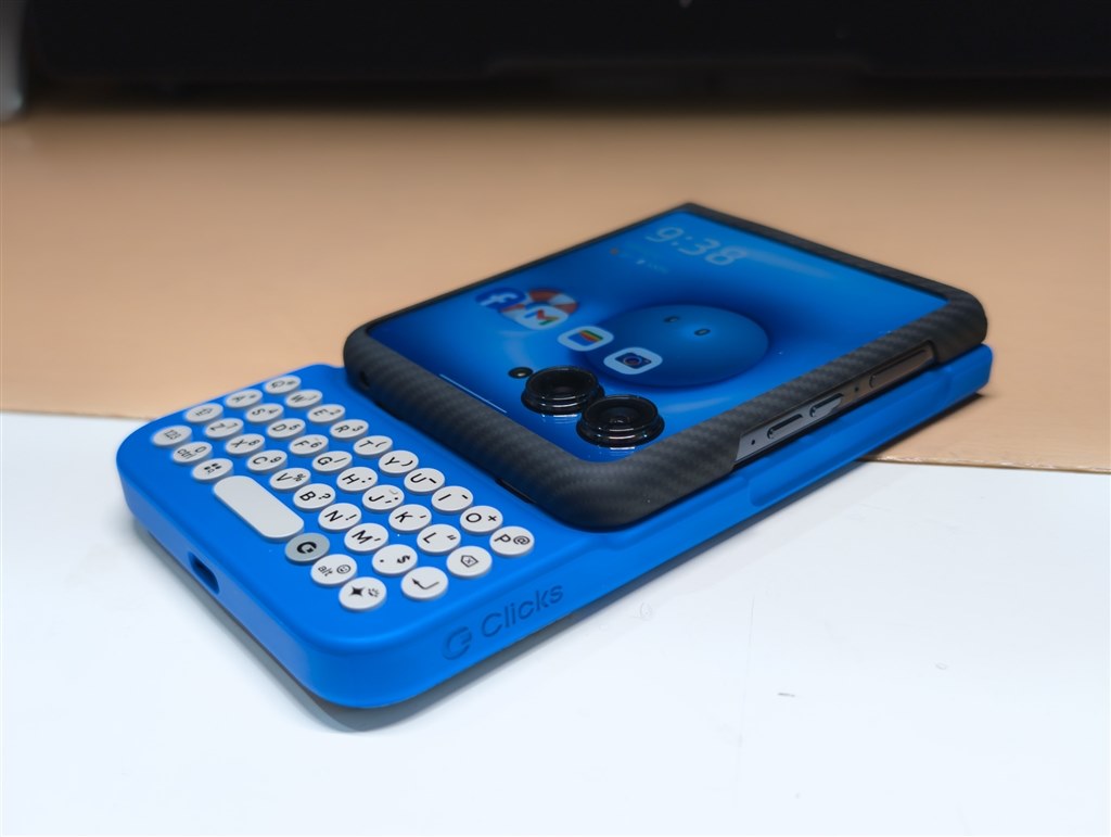 razr 50 ultra(日本版SIMフリー) +Clicks Clicksキーボード （とandroid15の話）』 MOTOROLA motorola