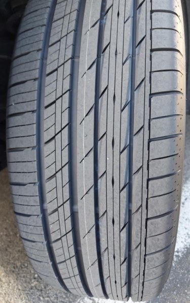 ブリヂストン REGNO GR-XIII 225/45R18 95W XL 価格比較 - 価格.com