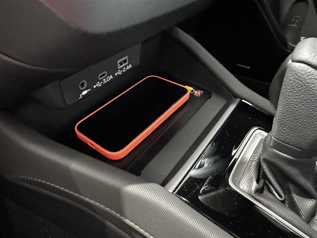 フォレスターSK系 ZHIZHOO 車載ワイヤレスチャージャー 不明 車載 Qi