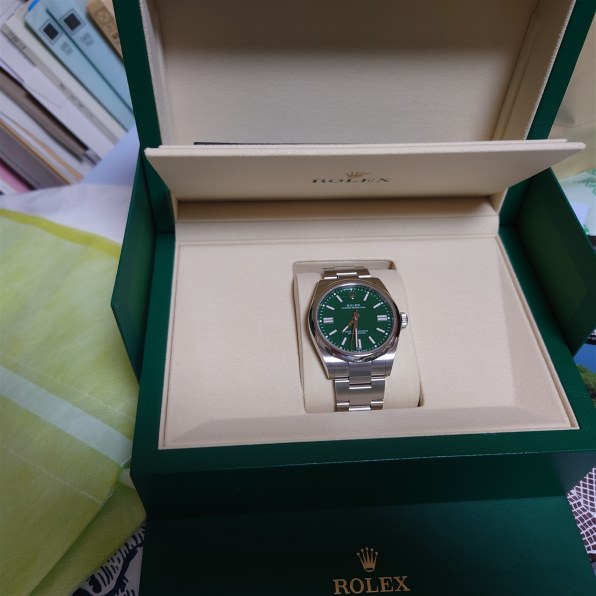 緑色のケース ロレックス オイスター パーペチュアル 134300 [オイスター