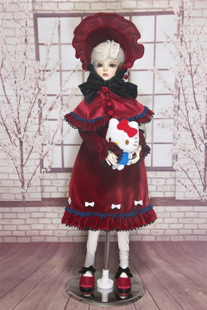 ローゼンメイデン×サンリオ ドール衣装 コラボワンピース 真紅 ハローキティ ローゼンメイデンとサンリオキャラクターズがコラボ、真紅