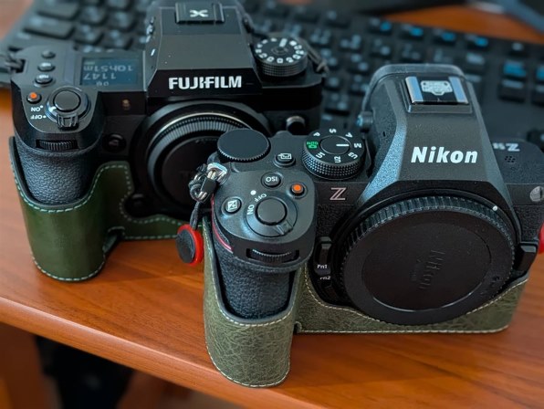 美品》Nikon Z5II 24-200 レンズキット ニコン Z5II 24-200