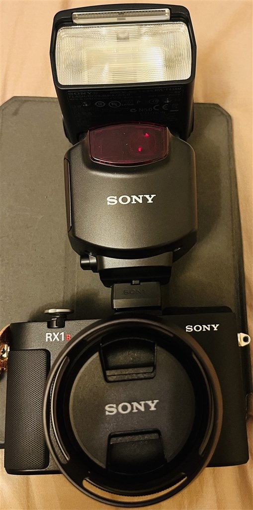 手持ちのフラッシュは大きすぎました』 SONY サイバーショット DSC