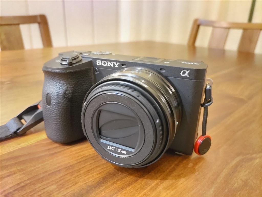 開閉式のレンズキャップ』 SONY E 20mm F2.8 SEL20F28 のクチコミ