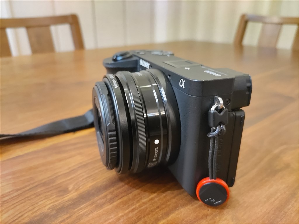 開閉式のレンズキャップ』 SONY E 20mm F2.8 SEL20F28 のクチコミ