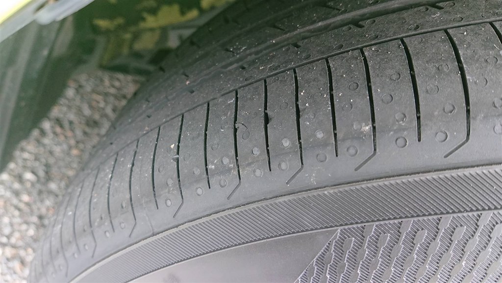 急に安くなったのは中国製』 YOKOHAMA ADVAN dB V553 225/55R18 98V の