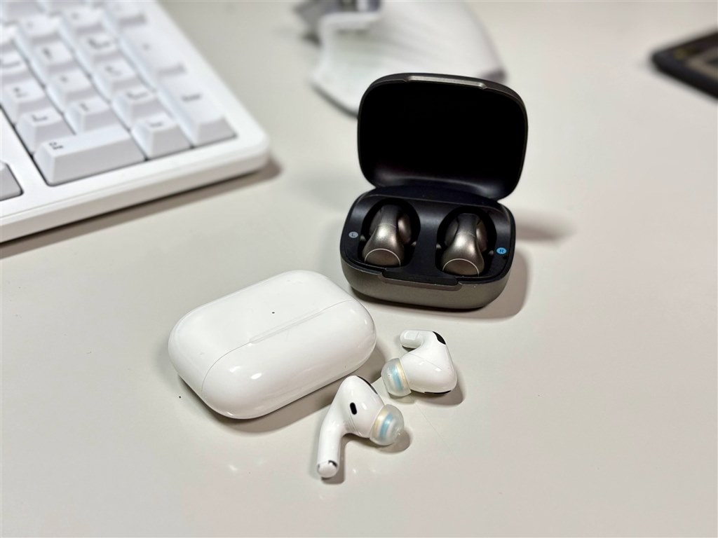 美品 AirPods 4 アクティブノイズキャンセリング搭載モデル（ANC搭載