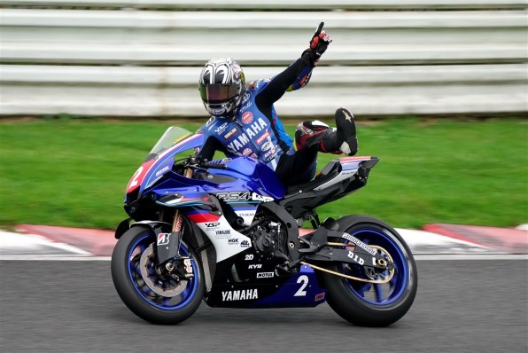 i*c様 TAMRON 50-300mm F/4.5-6.3 Di III VC C-PLフィルターのメーカーはどこのが相性がいいですか？』 SONY