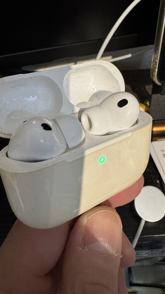 充電ケースの黄ばみ』 Apple AirPods Pro 3 MFHP4J/A のクチコミ