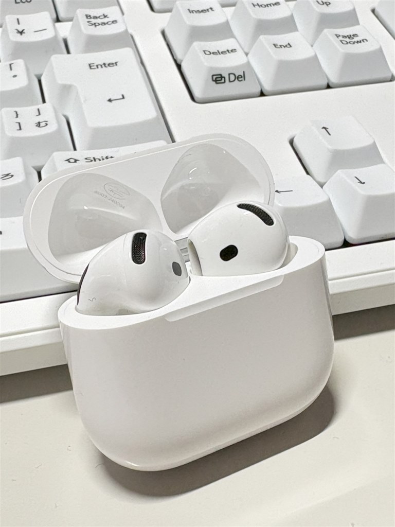 充電ケースの黄ばみ』 Apple AirPods Pro 3 MFHP4J/A のクチコミ
