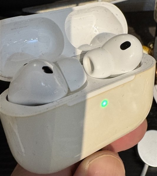 Apple AirPods Pro 3 MFHP4J/A 価格比較 - 価格.com