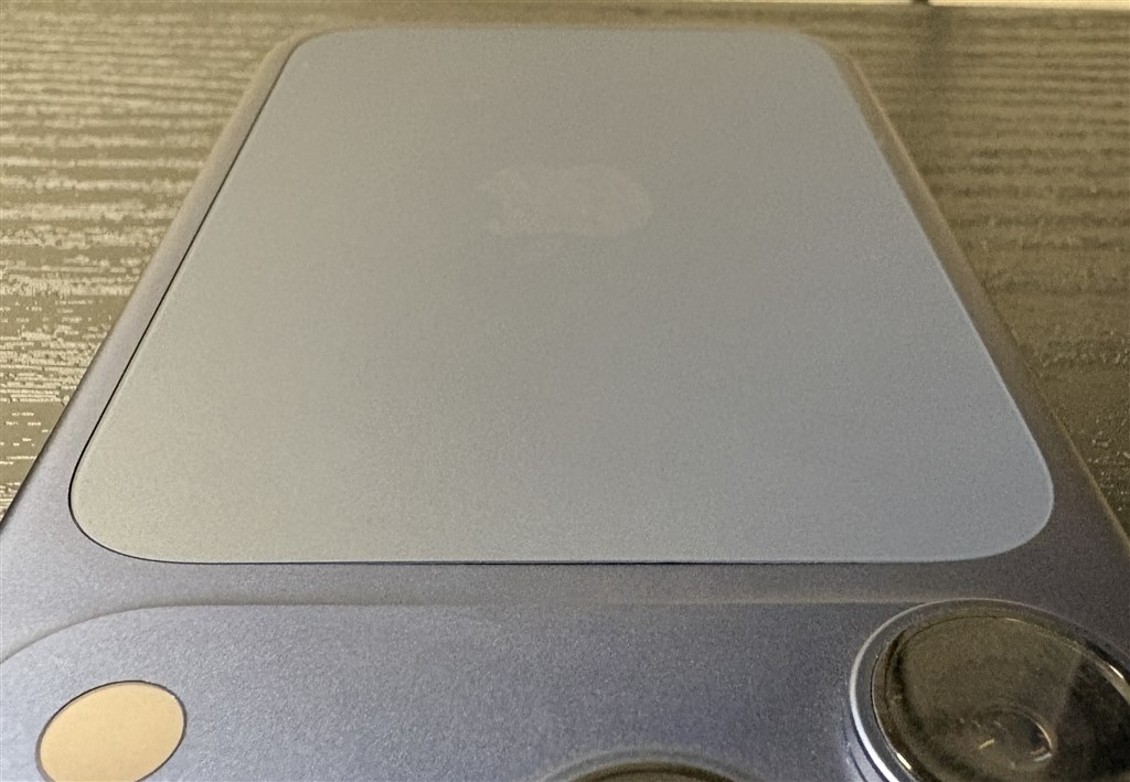 背面のガラスパネル』 Apple iPhone 17 Pro 512GB SIMフリー の