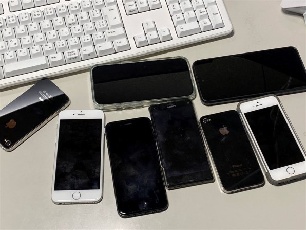 Apple iPhone 16e 128GB docomo [ブラック] 価格比較 - 価格.com