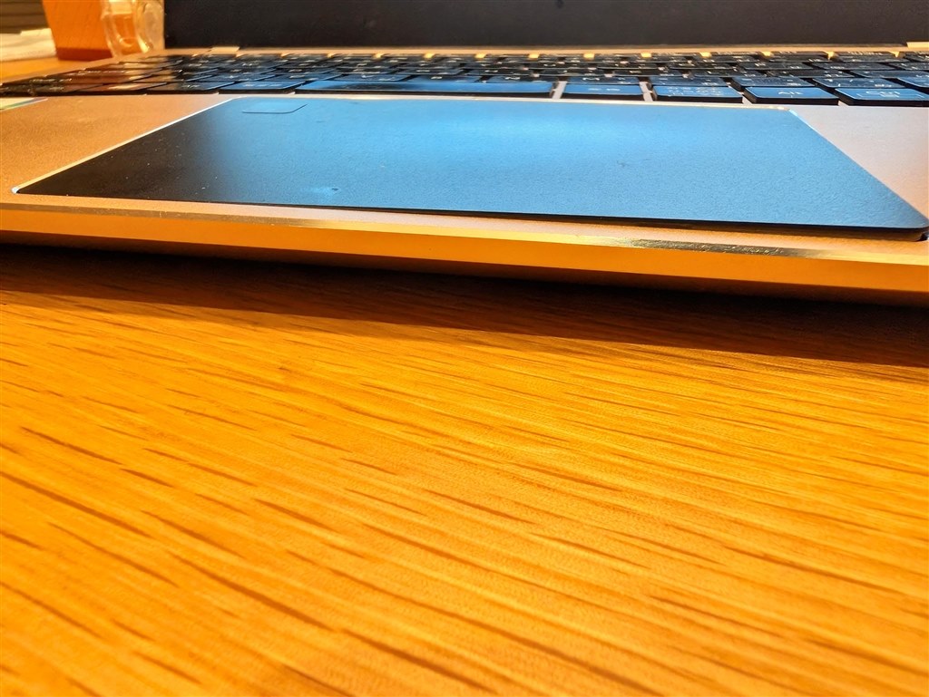 タッチパッドの浮き』 ドスパラ raytrek X4-T Core i7 1165G7/14インチ