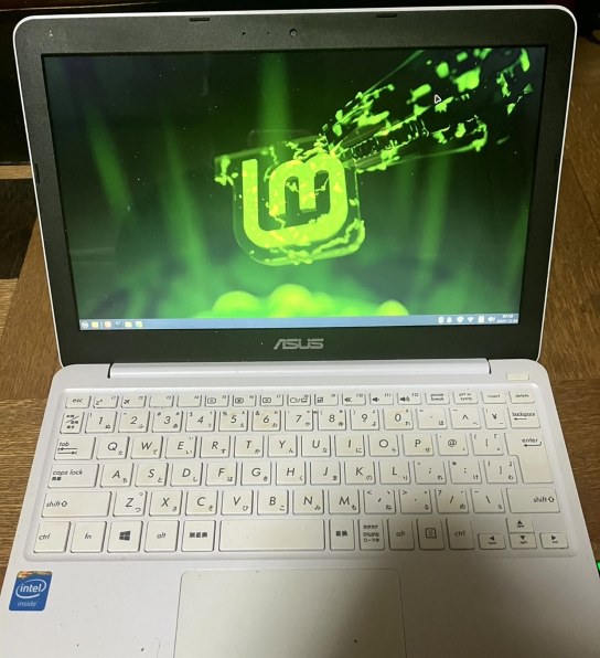 ASUS EeeBook X205TA 価格比較 - 価格.com