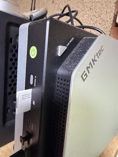 GMKtec EVO X2 メモリ/128GB SSD/2TB GMKtec EVO-X2 EVO-X2-128/2T