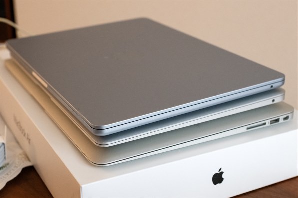 Apple MacBook Air 13.6インチ Liquid Retinaディスプレイ MW0W3J/A
