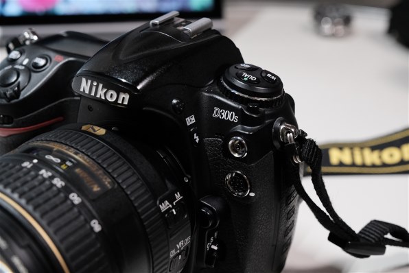 ニコン AF-S DX NIKKOR 16-80mm f/2.8-4E ED VR 価格比較 - 価格.com