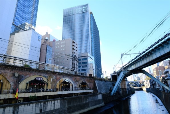 富士フイルム FUJIFILM X-T5 ボディ 価格比較 - 価格.com