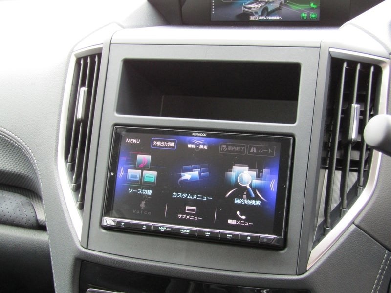 ナビの上スペース、何に使ってますか？』 スバル フォレスター 2018年