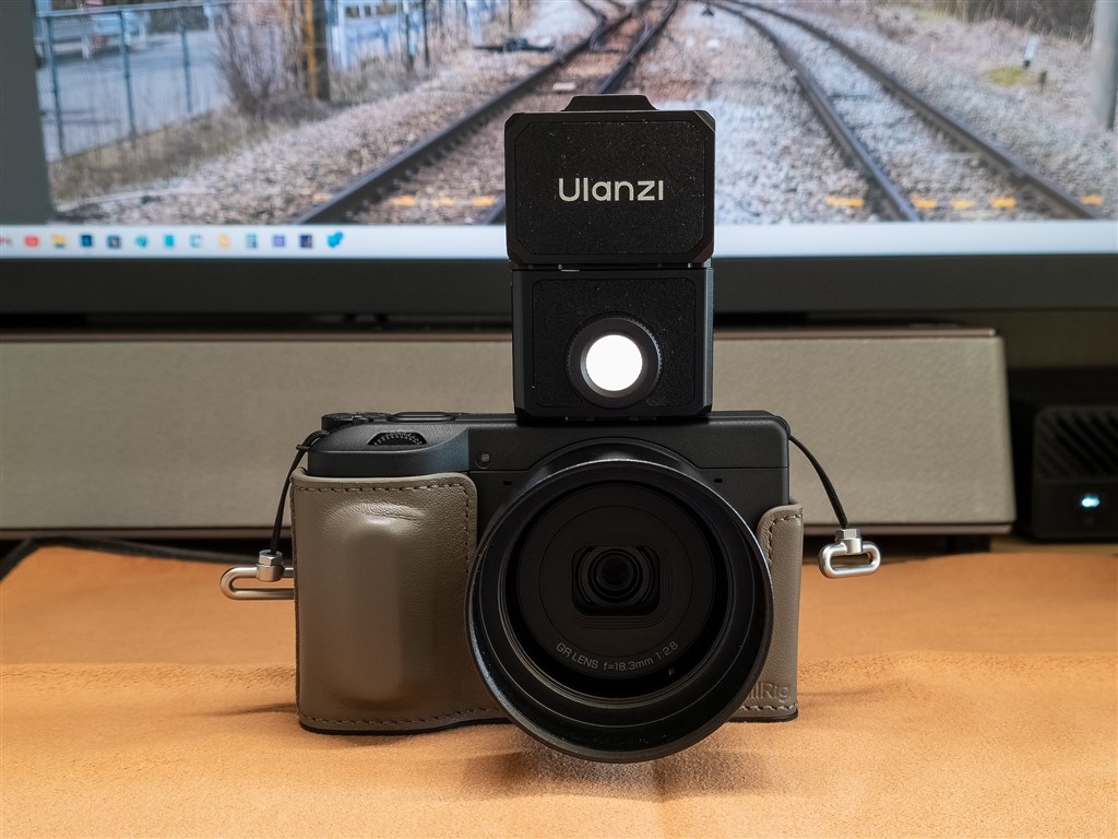 まだ撮ってませんが(笑) とりあえずアクセサリ装着』 リコー RICOH GR