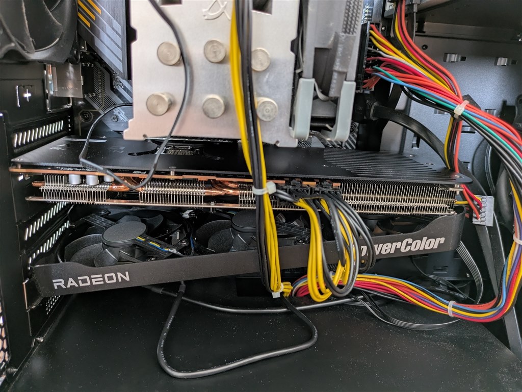 半年以内で熱劣化で割れるのは・・・』 玄人志向 RD-RX9070XT-E16GB/TP