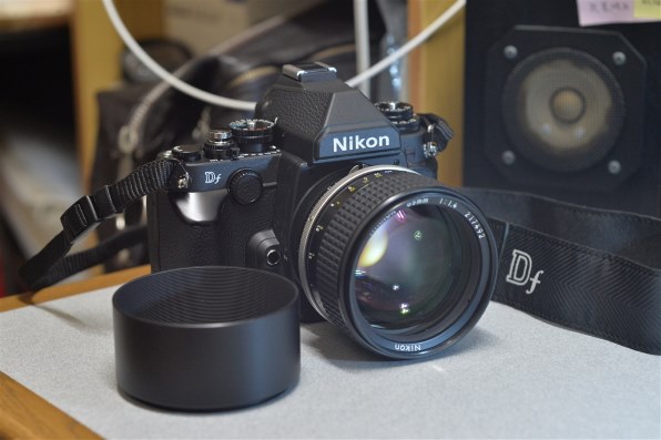 デジタル一眼レフカメラ Nikon Df + 50mm f/1.8G レンズキット ブラック Amazon | Nikon デジタル一眼レフカメラ Df 50mm f/1.8G Special