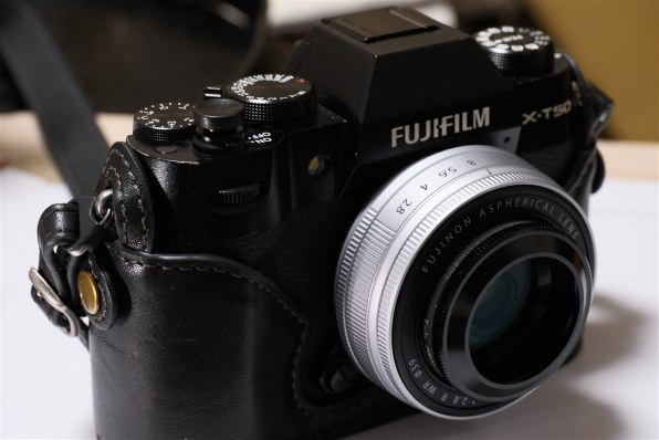 【中古】フジフィルム XC13-33 F3.5-6.3 OIS レンズのみ 富士フイルム FUJIFILM X-T30 III XC13-33mmレンズキット 価格比較