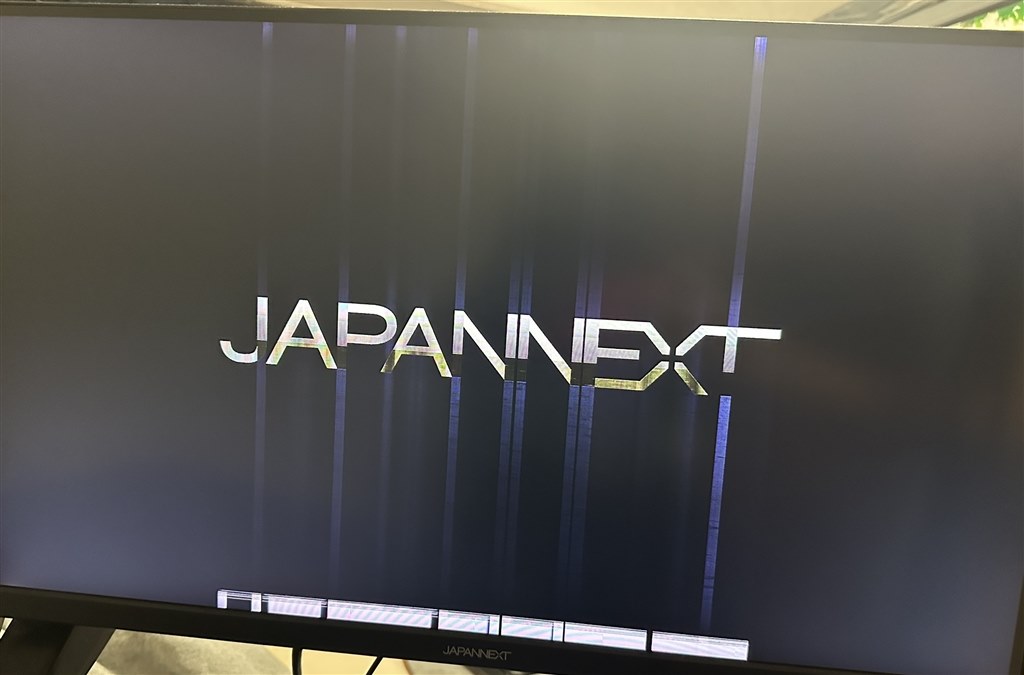 ゲーミングモニター 画面全体に縦帯が入る症状の修理について