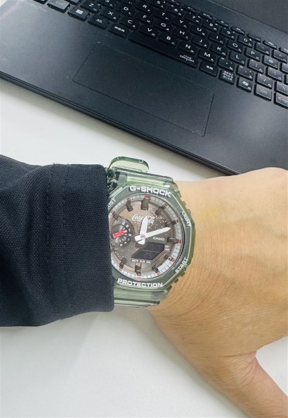 カシオ G-SHOCK Coca-Cola コラボレーションモデル GA-2100CC-3AJR